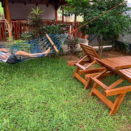 Vibushan Guest House Nilaveli Esterno foto