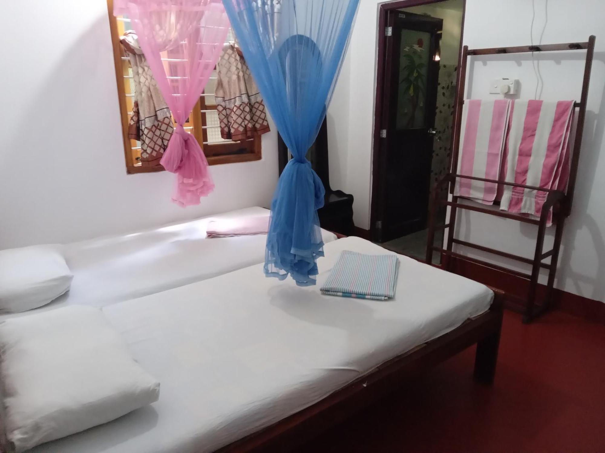 Vibushan Guest House Nilaveli Esterno foto