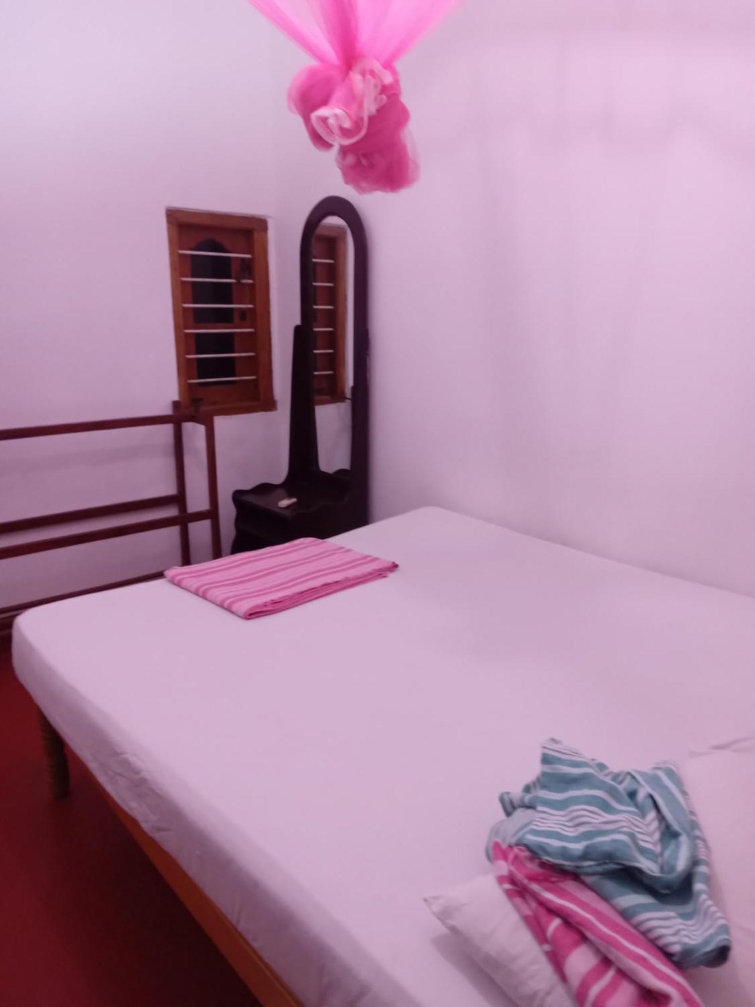 Vibushan Guest House Nilaveli Esterno foto