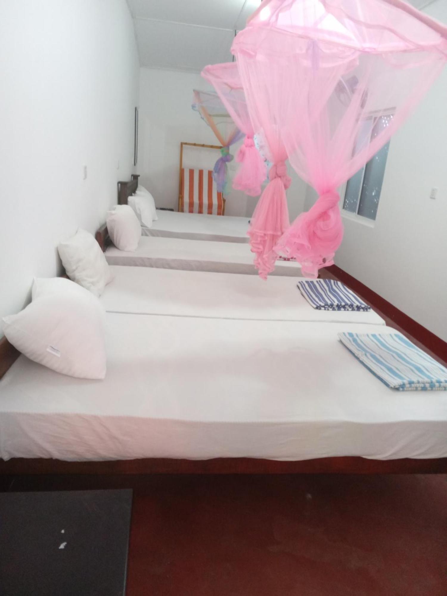 Vibushan Guest House Nilaveli Esterno foto