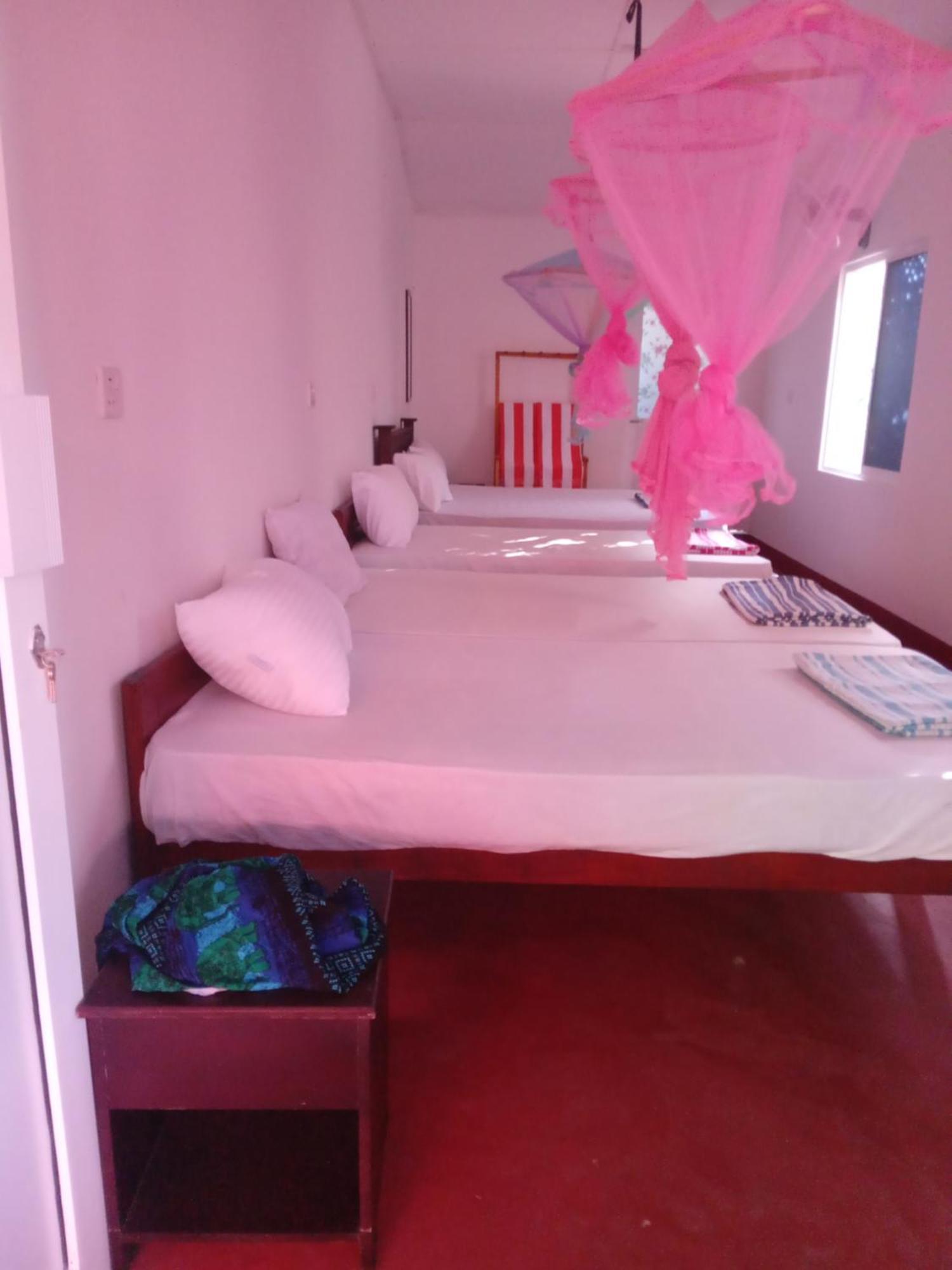 Vibushan Guest House Nilaveli Esterno foto