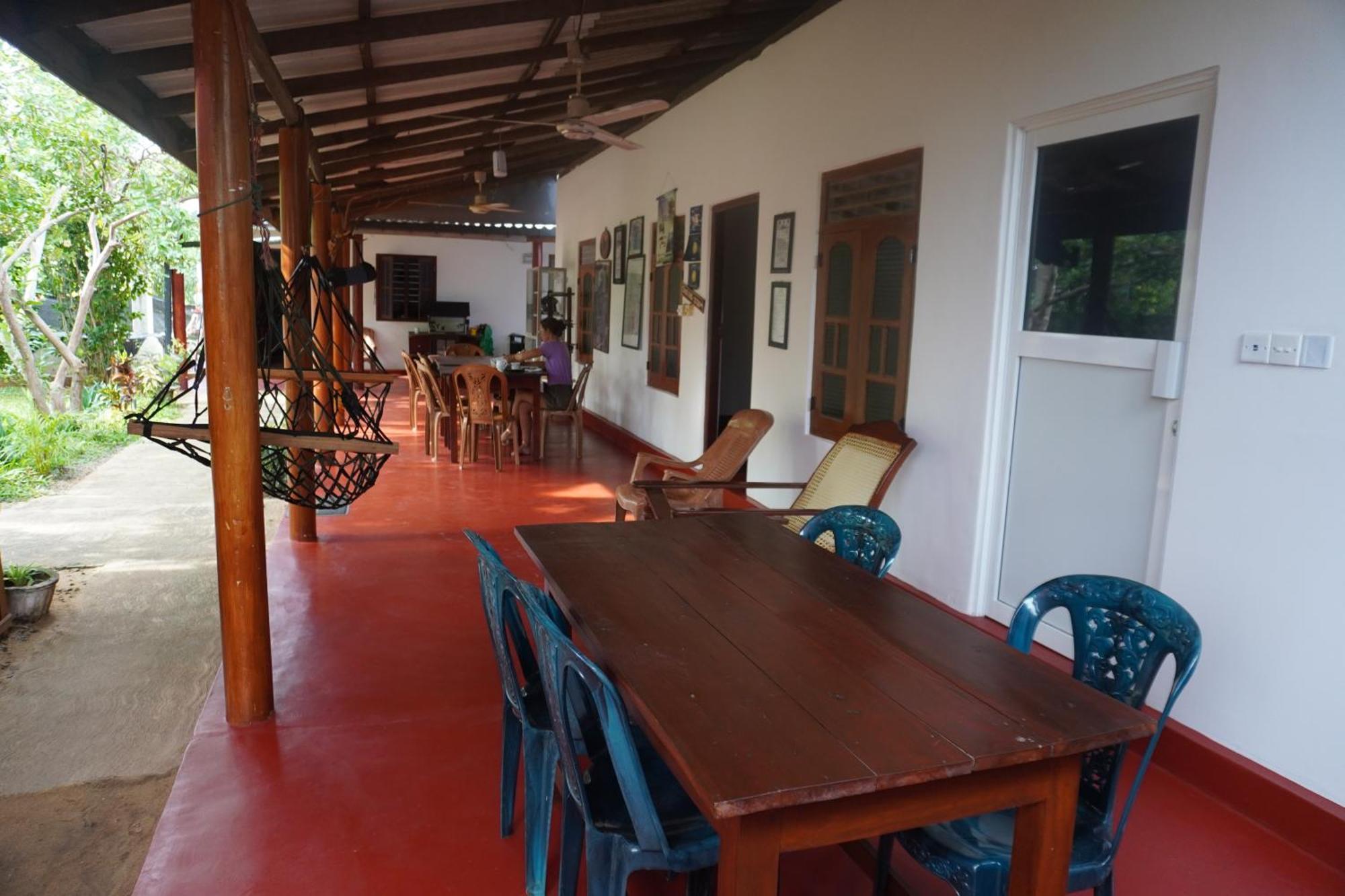 Vibushan Guest House Nilaveli Esterno foto